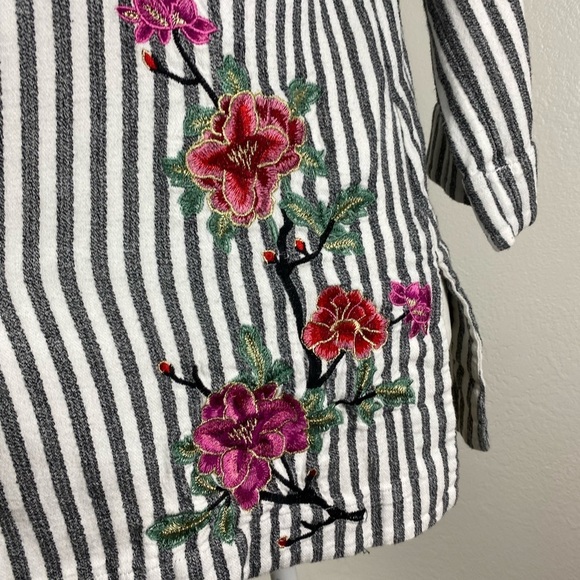 Soft Surroundings Embroidered Floral Boho Beachy Summer Tunic Stripe Top Medium - Picture 11 of 15